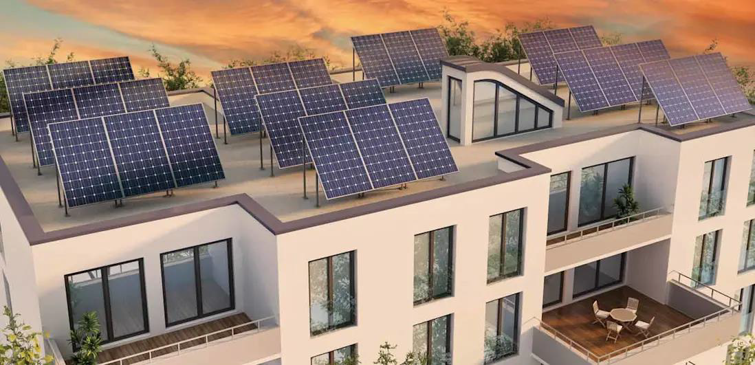 Painéis solares e central de autoconsumo em cobertura
